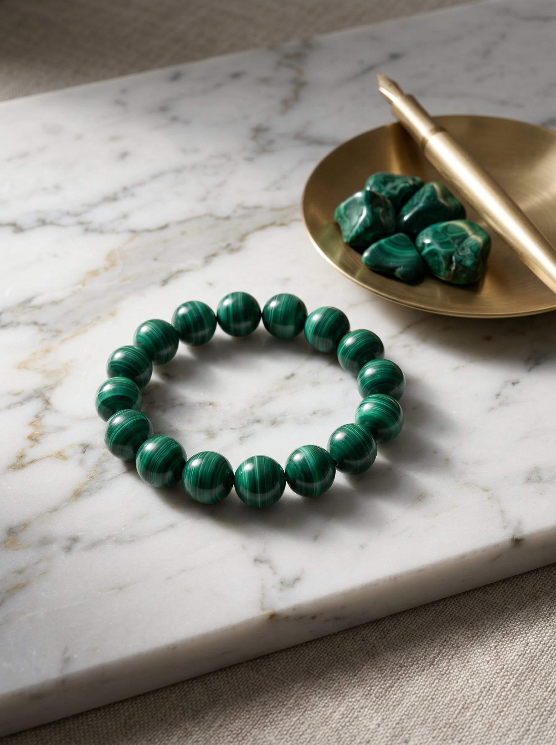 Natural Malachite Bracelet: The Monoclinic Concentric Banded Stress-Absorption Matrix and High-Frequency Intuitive Detox Calibration Artifact for Dimensional Recalibration Periods