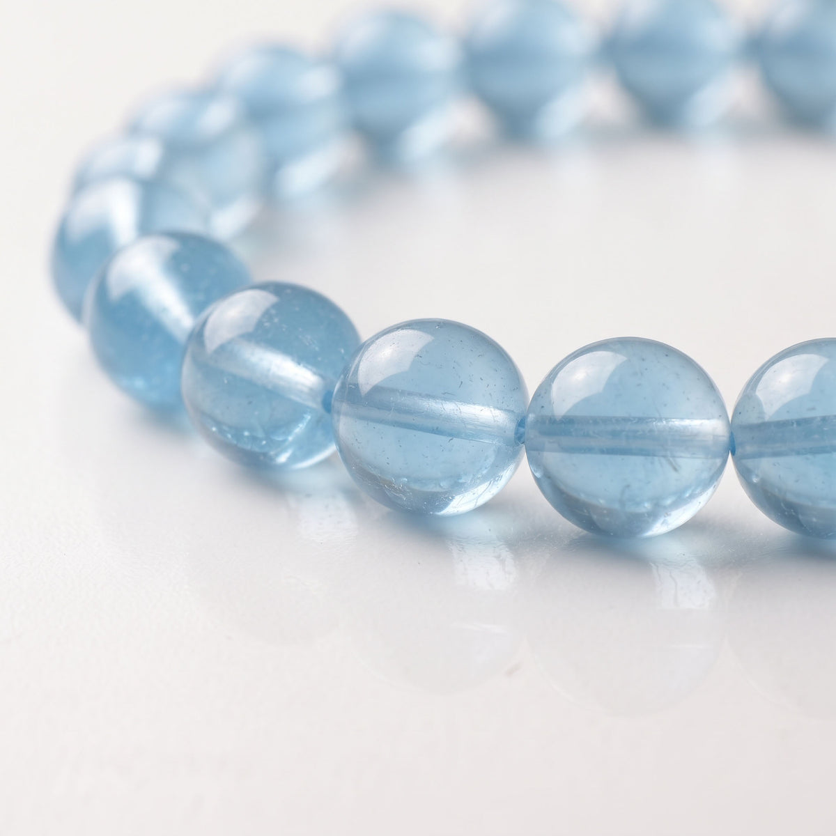 Translucent Jelly Aquamarine: Serene Expression & Ocean Calm