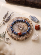The Resonance of Sovereign Pulse | Cat's Eye Kyanite & Southern Red Agate Beaded Bracelet